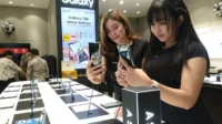 Cara Kredit HP di Samsung Store